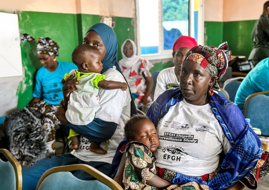 Women in Basse on diarrhoea