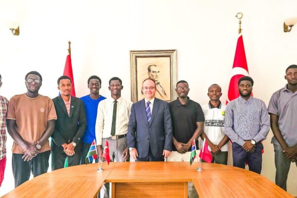 Turkish ambassador with UTG students