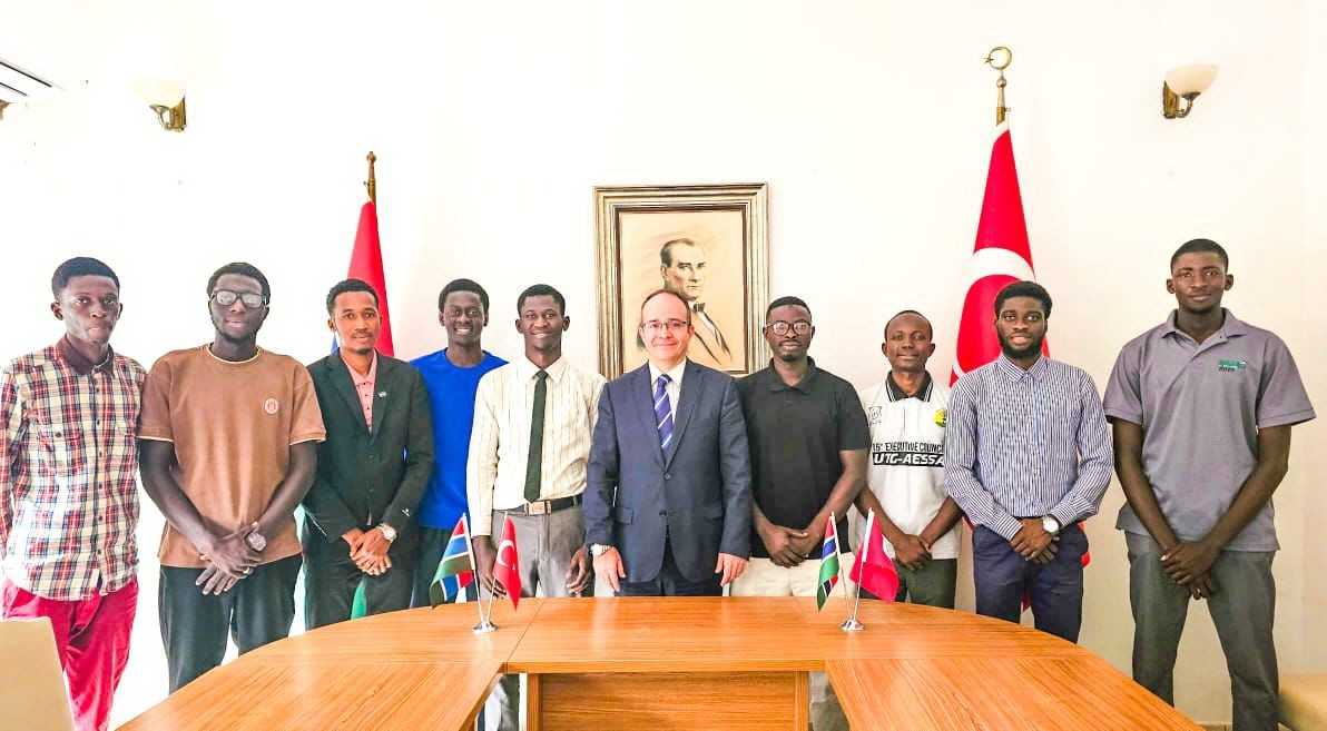 Turkish ambassador with UTG students