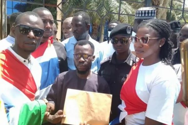 UDP protest against overseas ID cards issuance